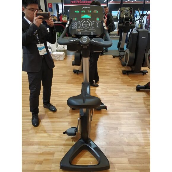 Велотренажер вертикальный Insight Fitness EB8600 Велотренажер вертикальный Insight Fitness EB8600